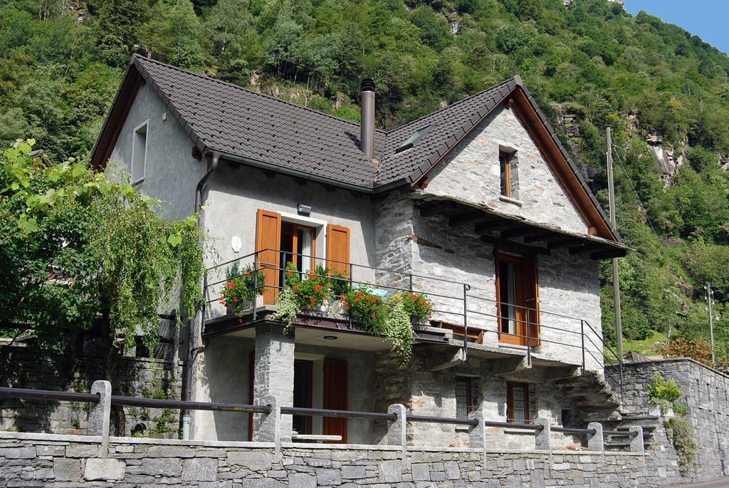 فيلا Casa Fontanella Brione  المظهر الخارجي الصورة