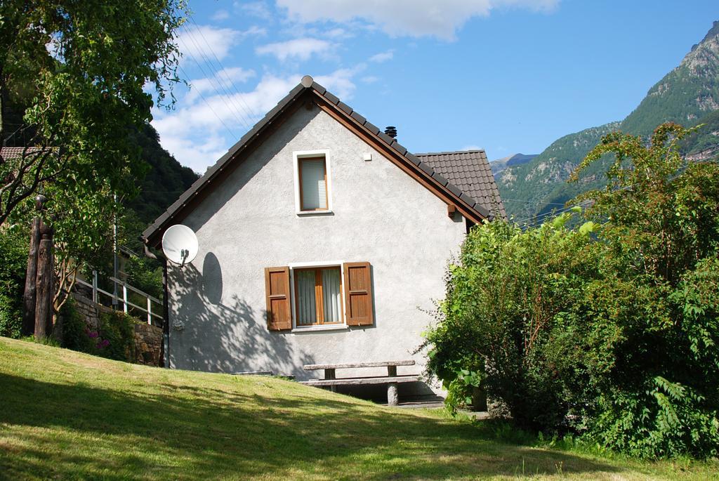فيلا Casa Fontanella Brione  الغرفة الصورة